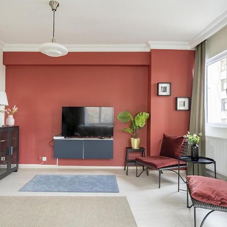 Modern Flat With Balcony On Bagdat Street Apartment อิสตันบูล ภายนอก รูปภาพ