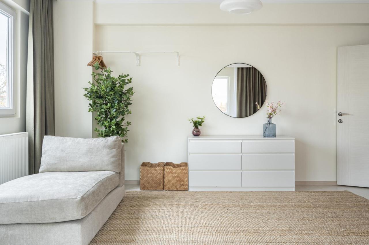 Modern Flat With Balcony On Bagdat Street Apartment อิสตันบูล ภายนอก รูปภาพ